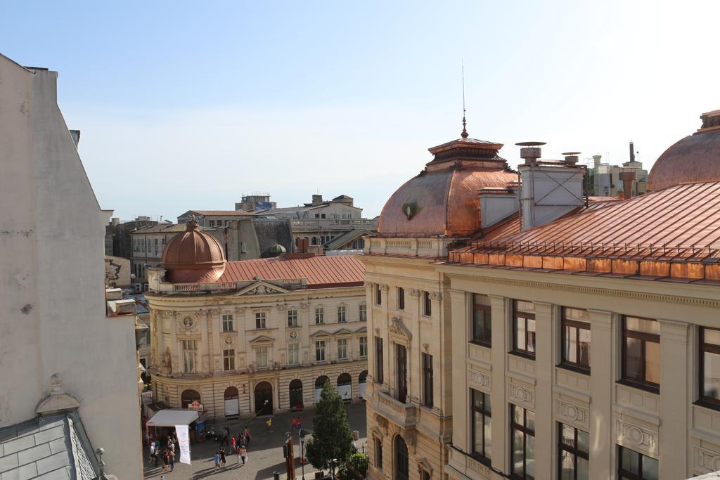 Pura Vida Sky Bar & Hostel Bucharest Exterior photo